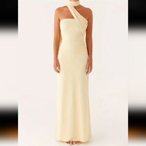 🔥NEW‼️- ✨Elegant Cream Evening Gown✨💖